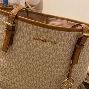 Michael Kors purse!!